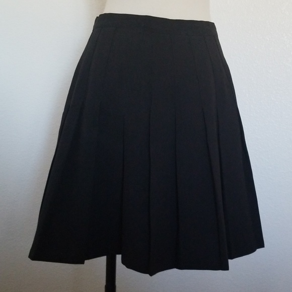 🌈 Black Pleated buckle skirt | vintage - Picture 2 of 5